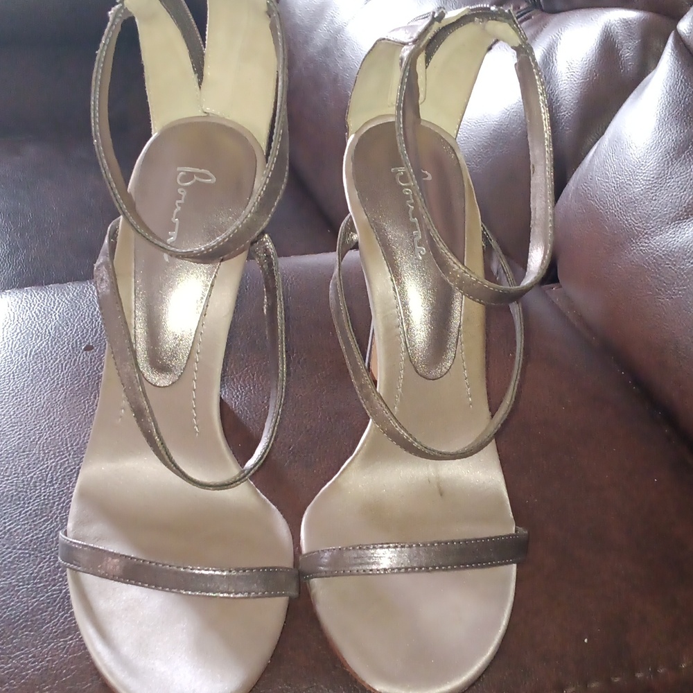 Vero Cuoio heels